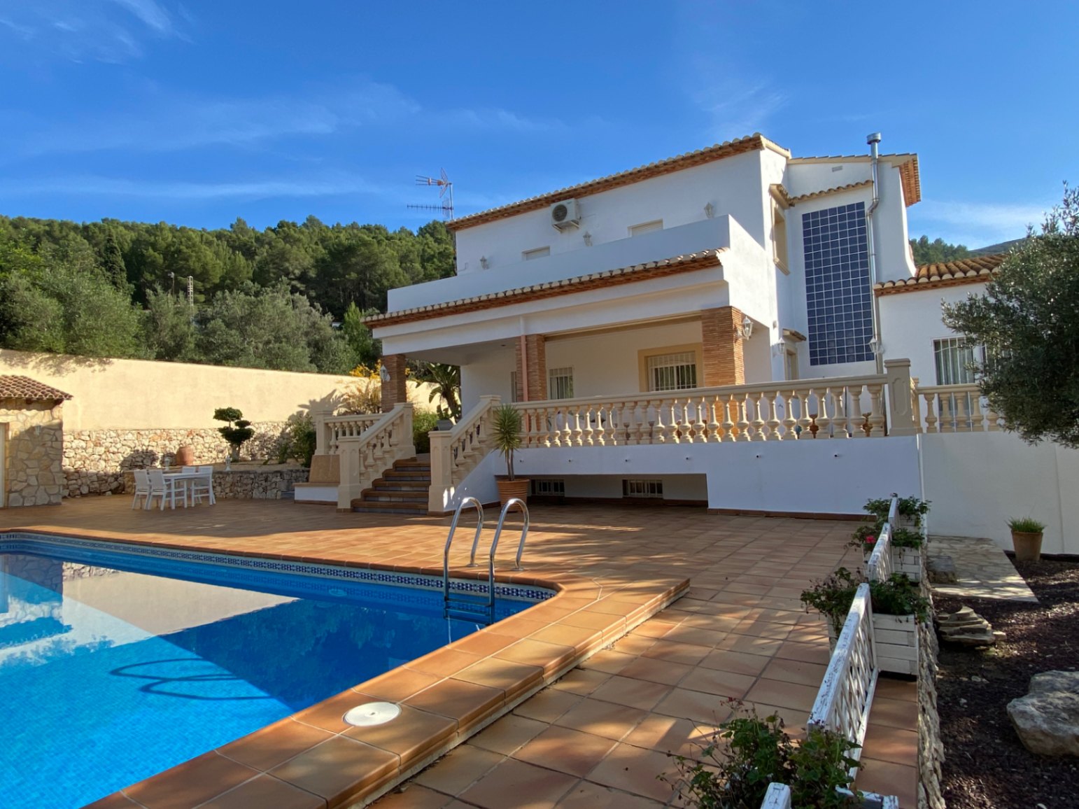 chaletvilla en orba ·  890000€
