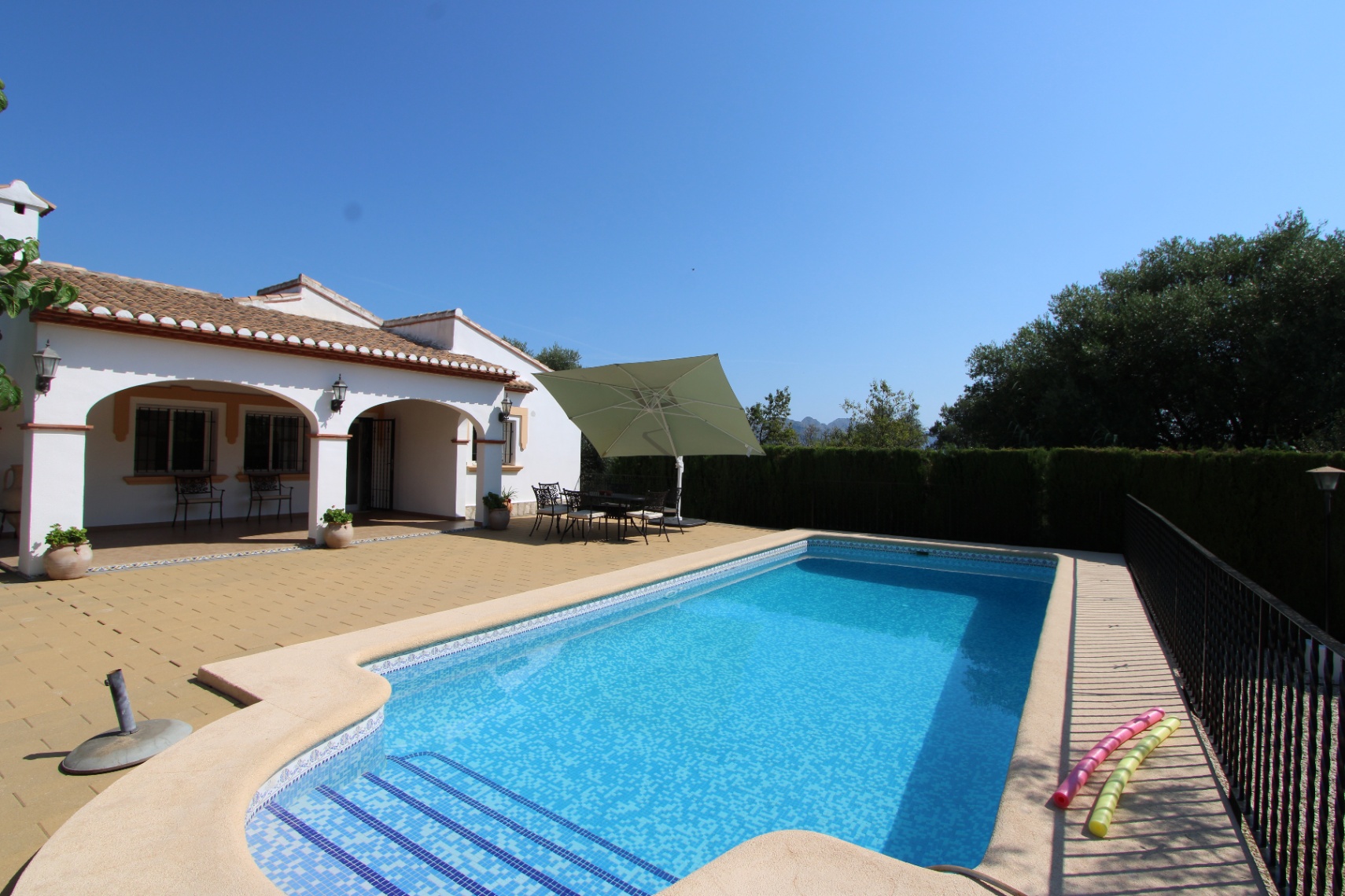 001899PGI - Chalet for sale in Orba located on a flat plot.