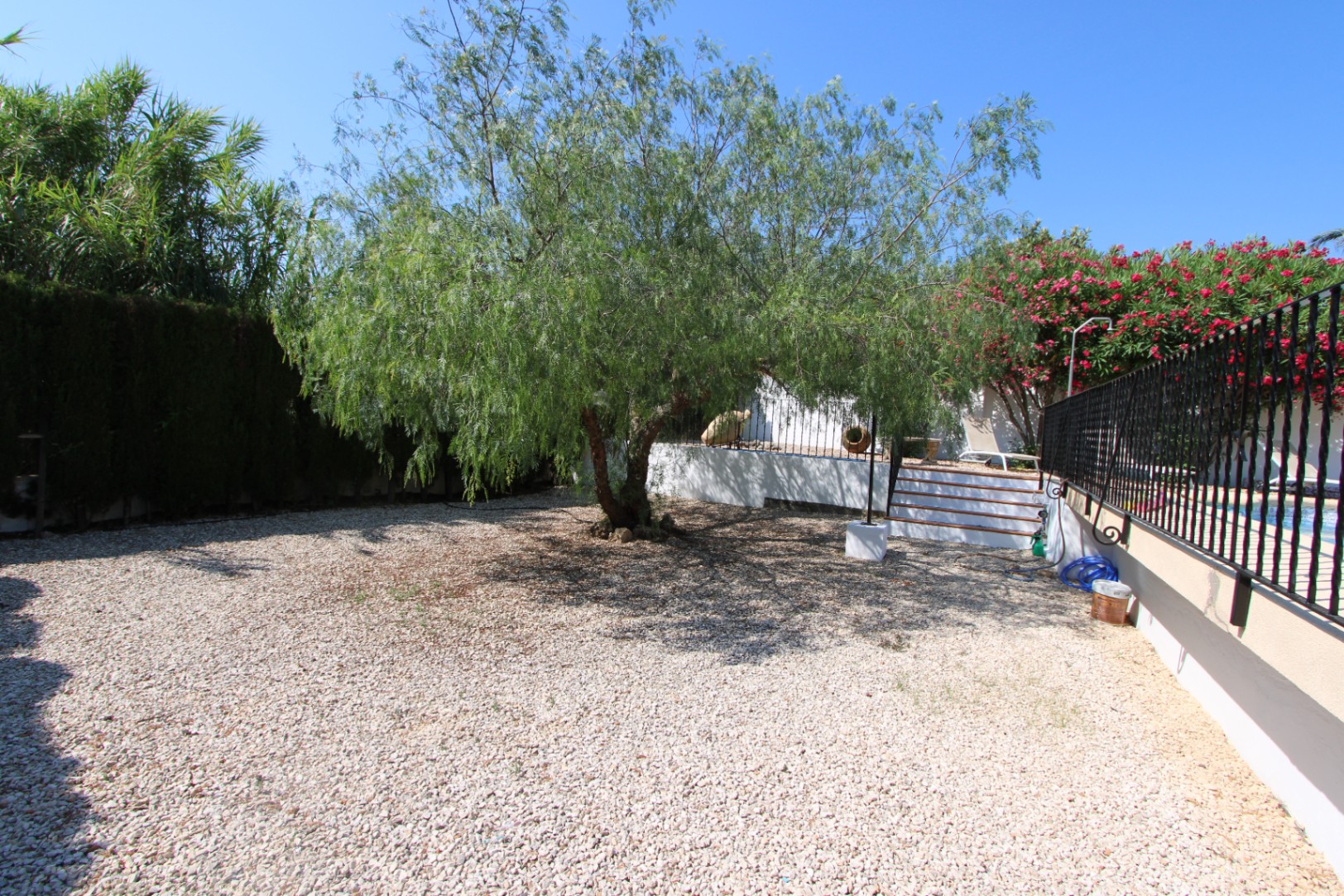 001899PGI - Chalet for sale in Orba located on a flat plot.
