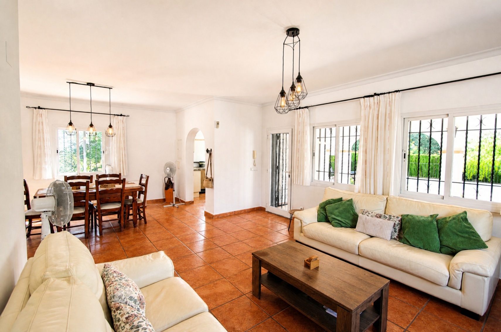 001899PGI - Chalet for sale in Orba located on a flat plot.
