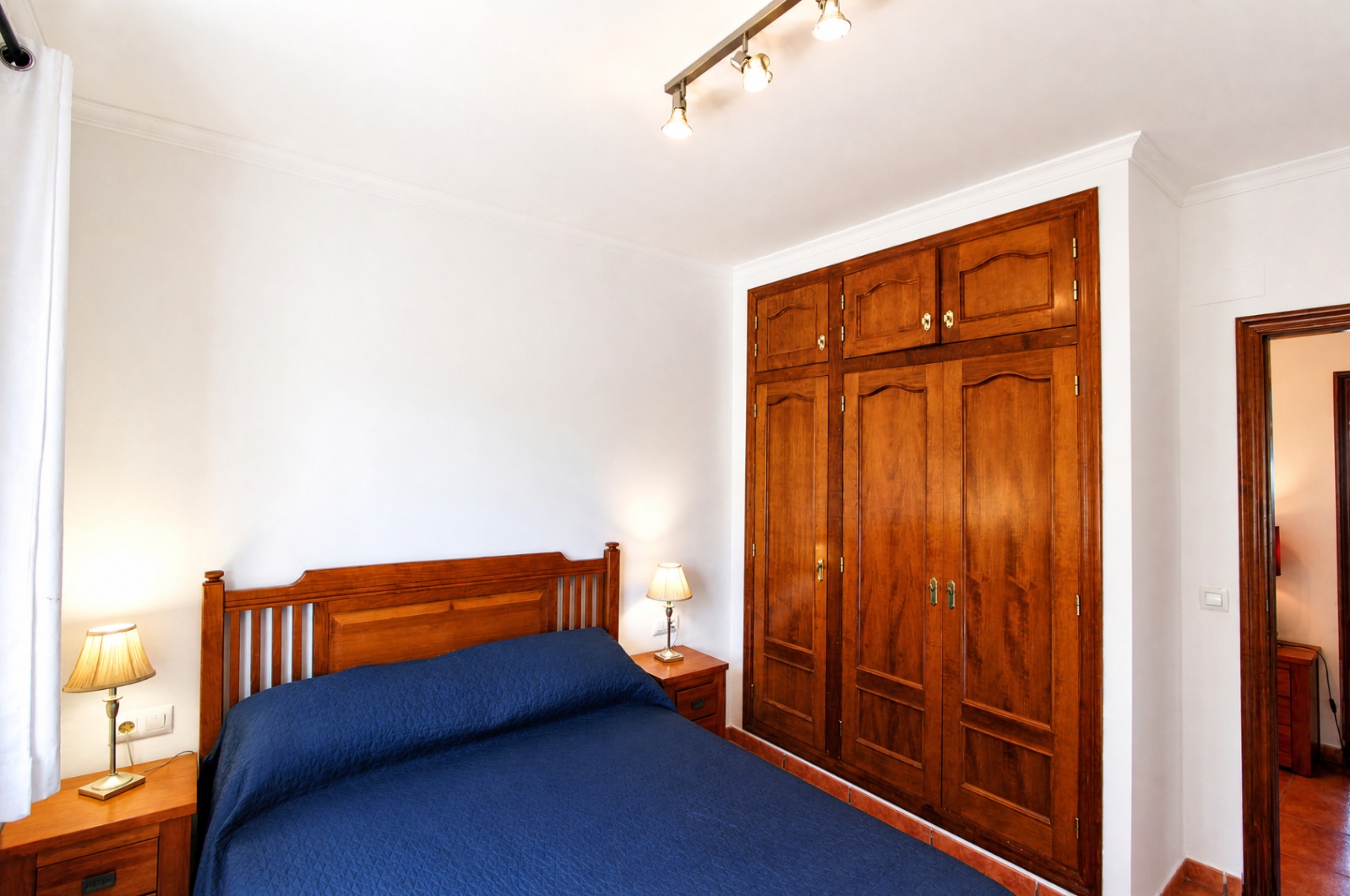 001899PGI - Chalet for sale in Orba located on a flat plot.