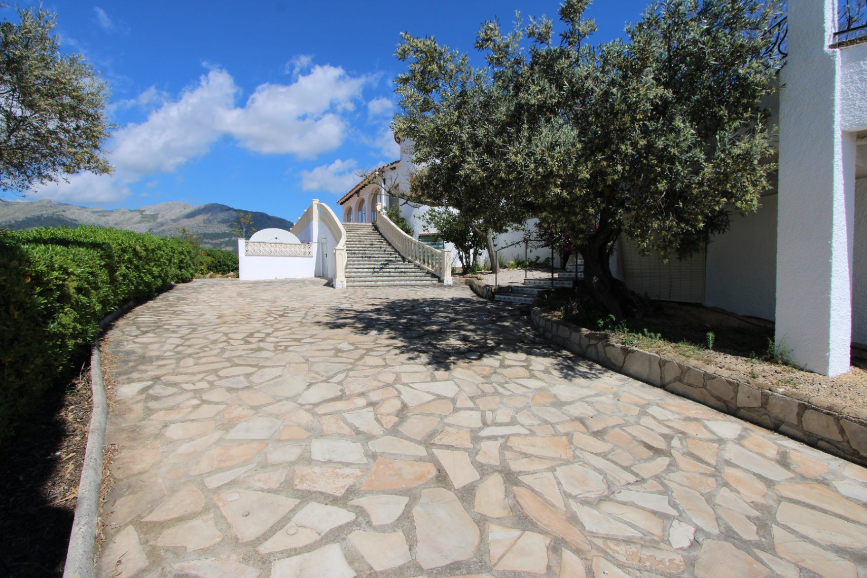 00426 - Chalet à vendre avec deux logements indépendants