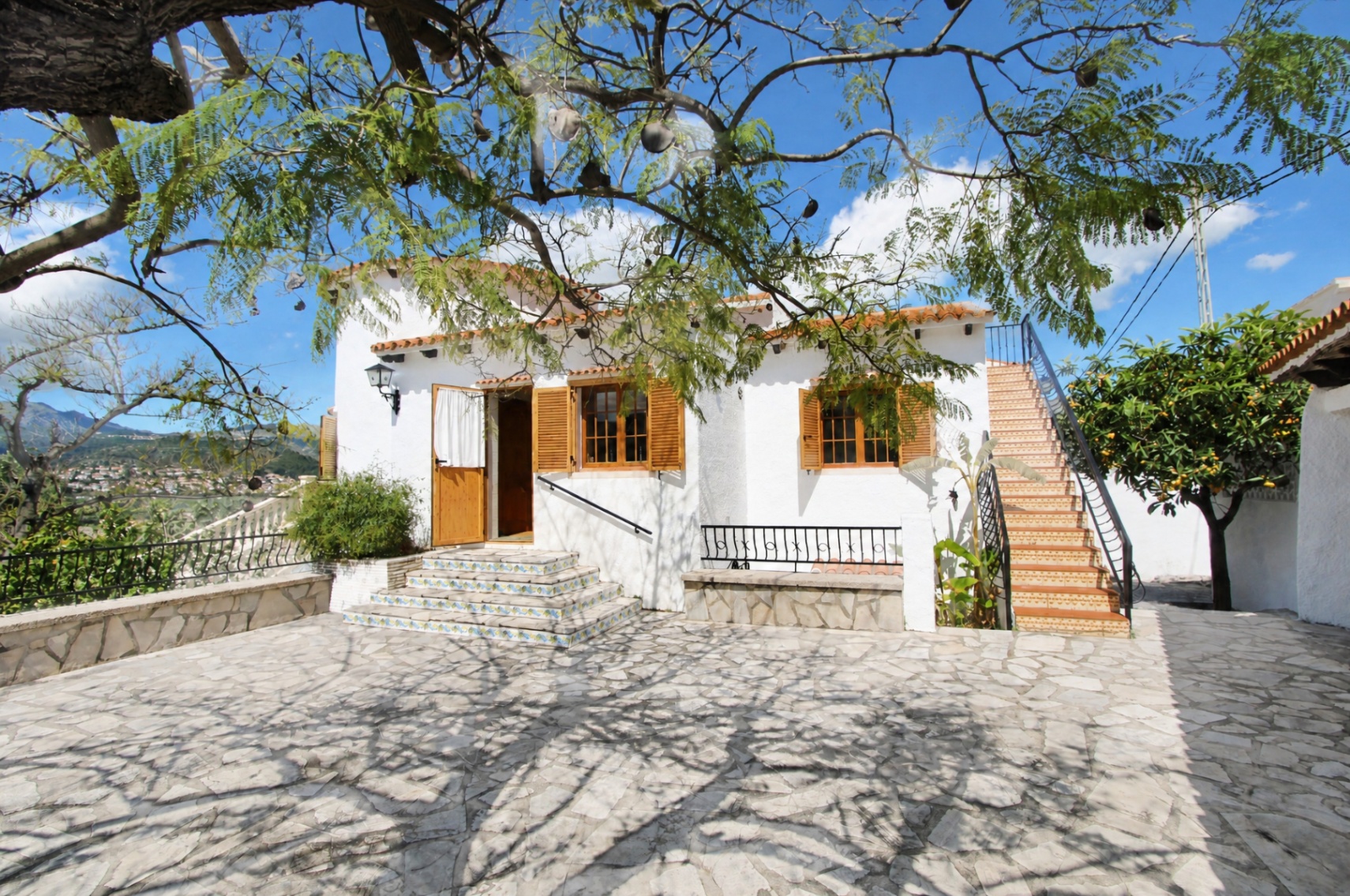 00426 - Chalet à vendre avec deux logements indépendants