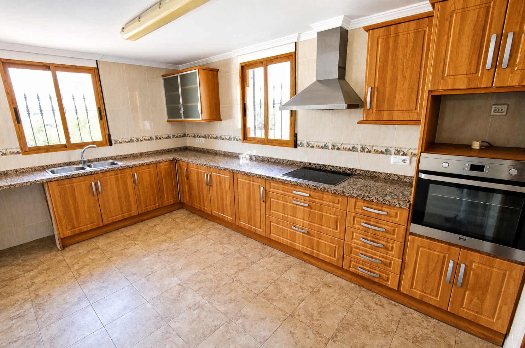 00426 - Chalet à vendre avec deux logements indépendants