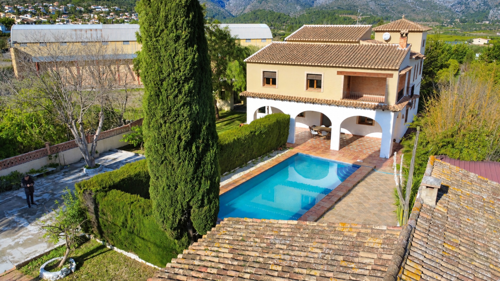 Villa / Finca mit Pool zu verkaufen in Orba