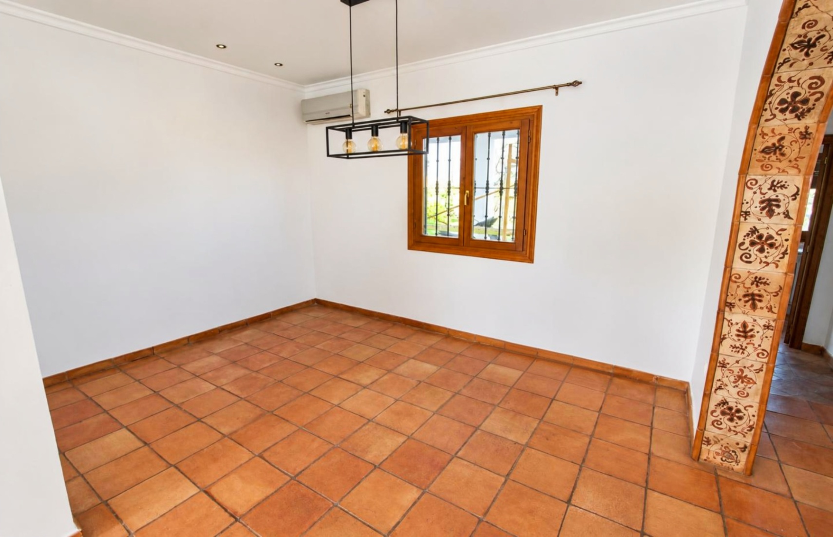 Villa / Finca mit Pool zu verkaufen in Orba