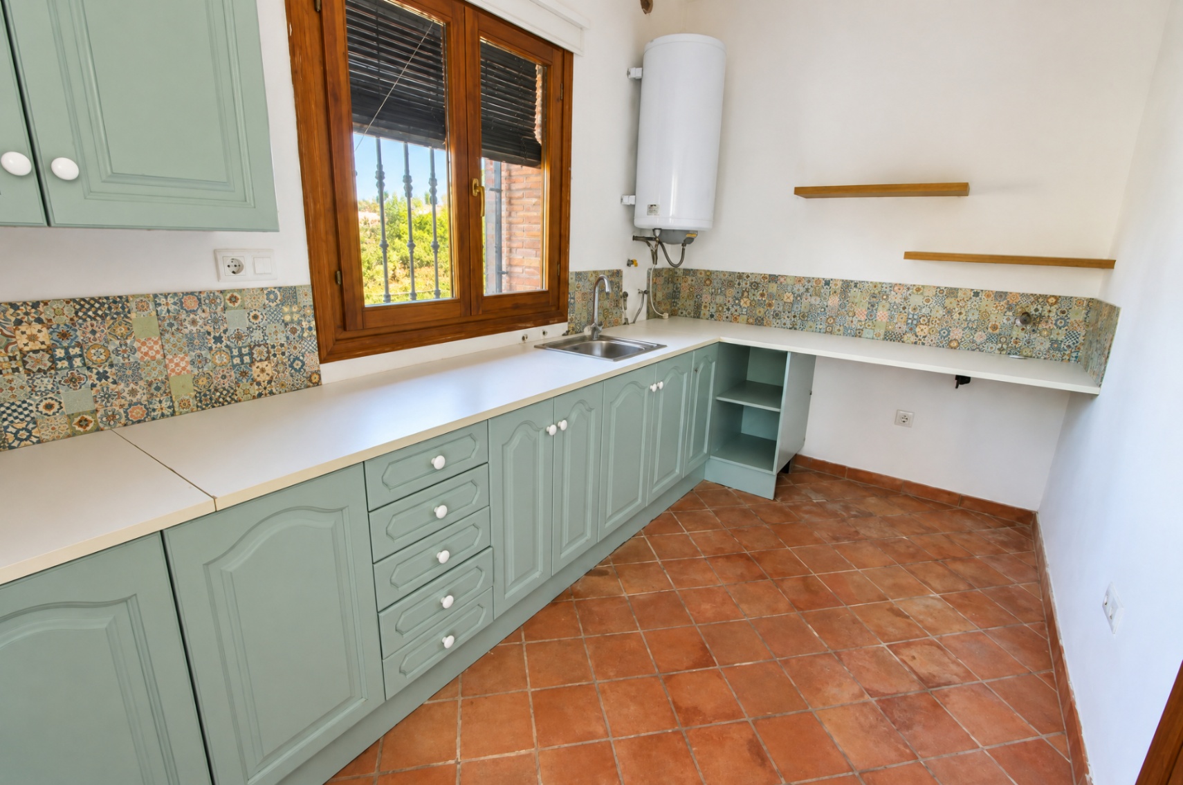 Villa / Finca mit Pool zu verkaufen in Orba