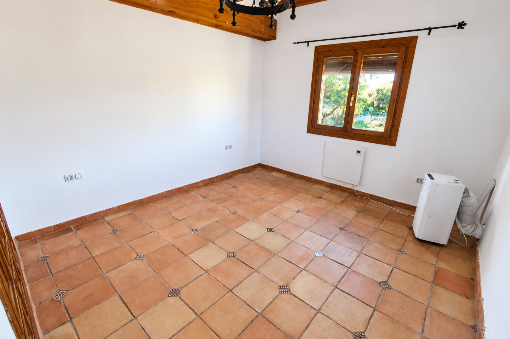 Villa / Finca mit Pool zu verkaufen in Orba
