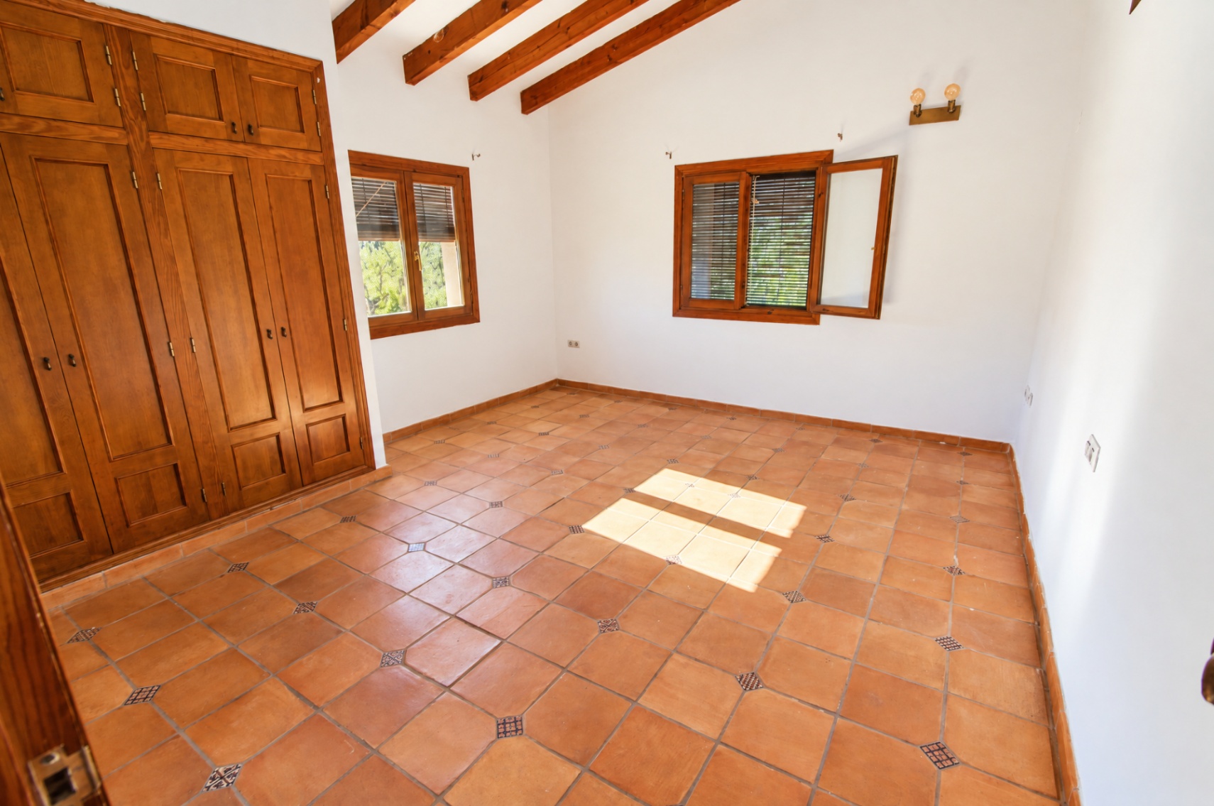 Villa / Finca mit Pool zu verkaufen in Orba