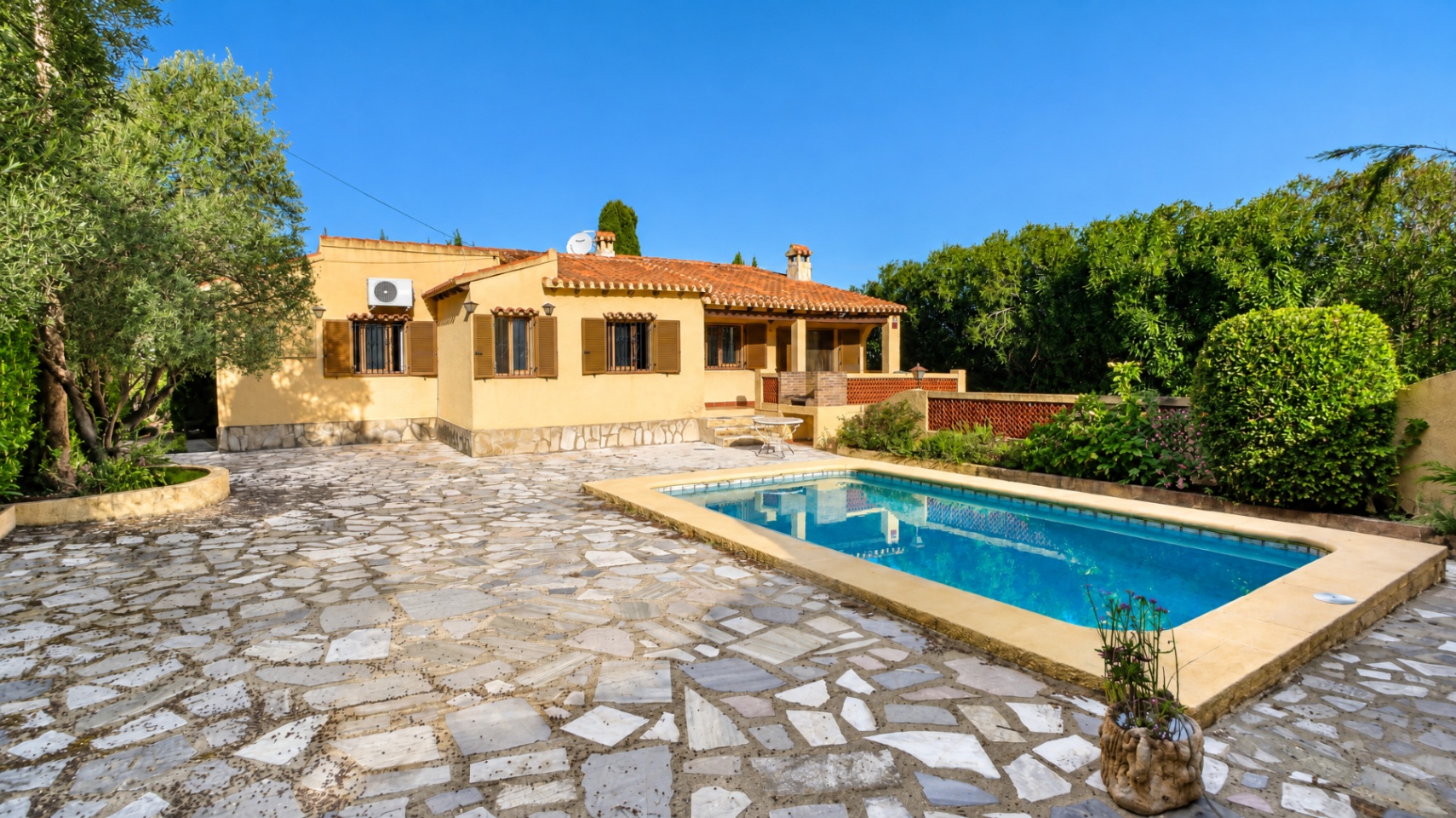 Villa à vendre à Orba située sur un terrain plat