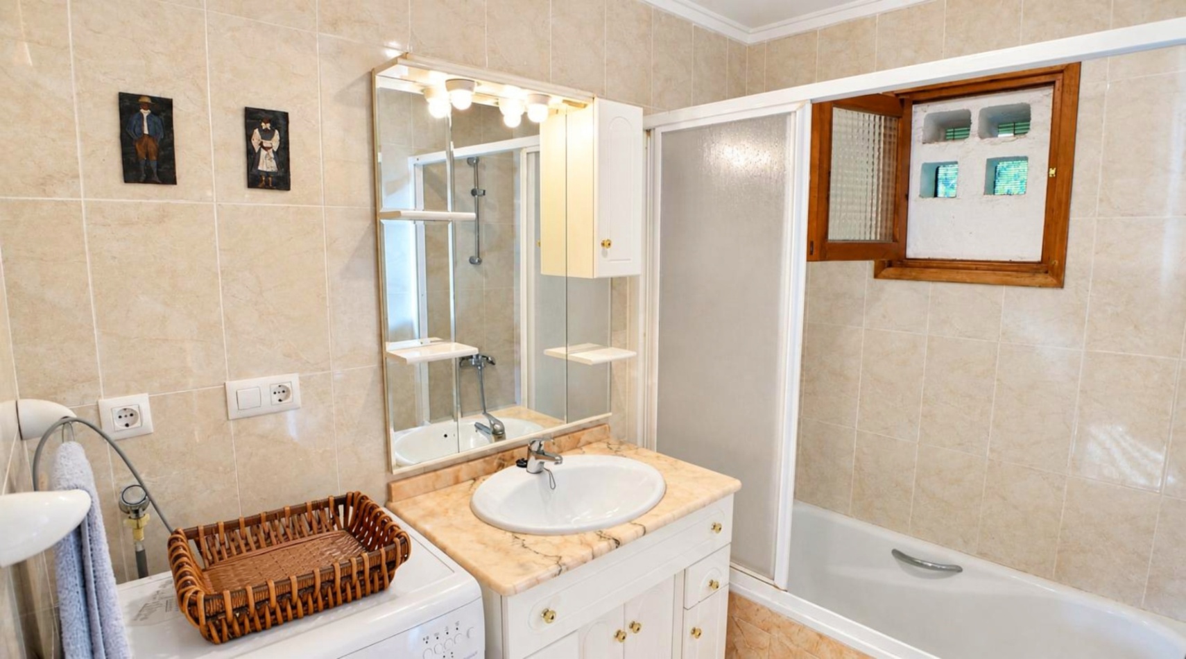 Villa à vendre à Orba située sur un terrain plat