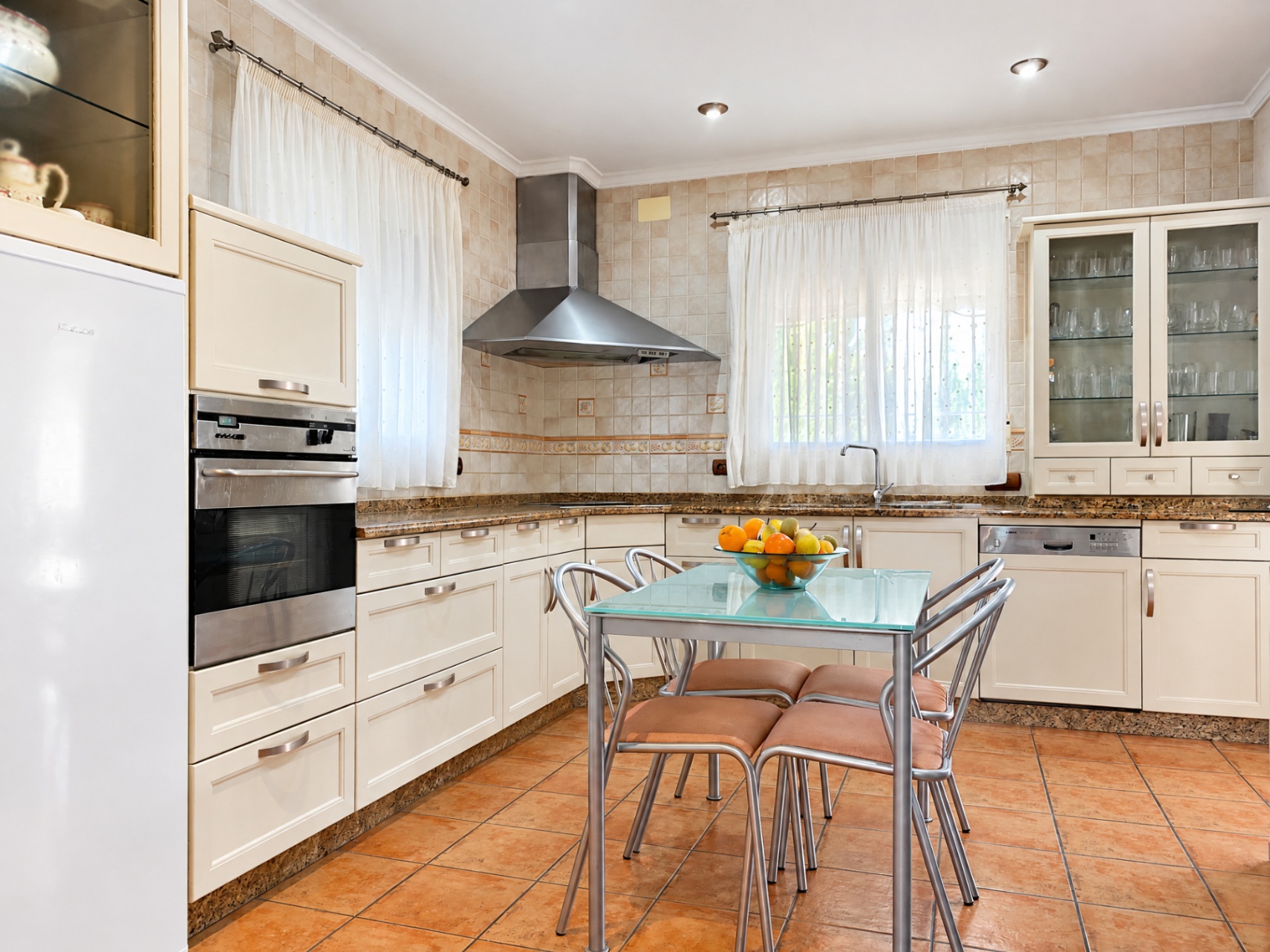 001904PGI - Exklusive Luxusvilla in Orba mit Pool, großzügigen Räumen und einem außergewöhnlichen Potenzial.