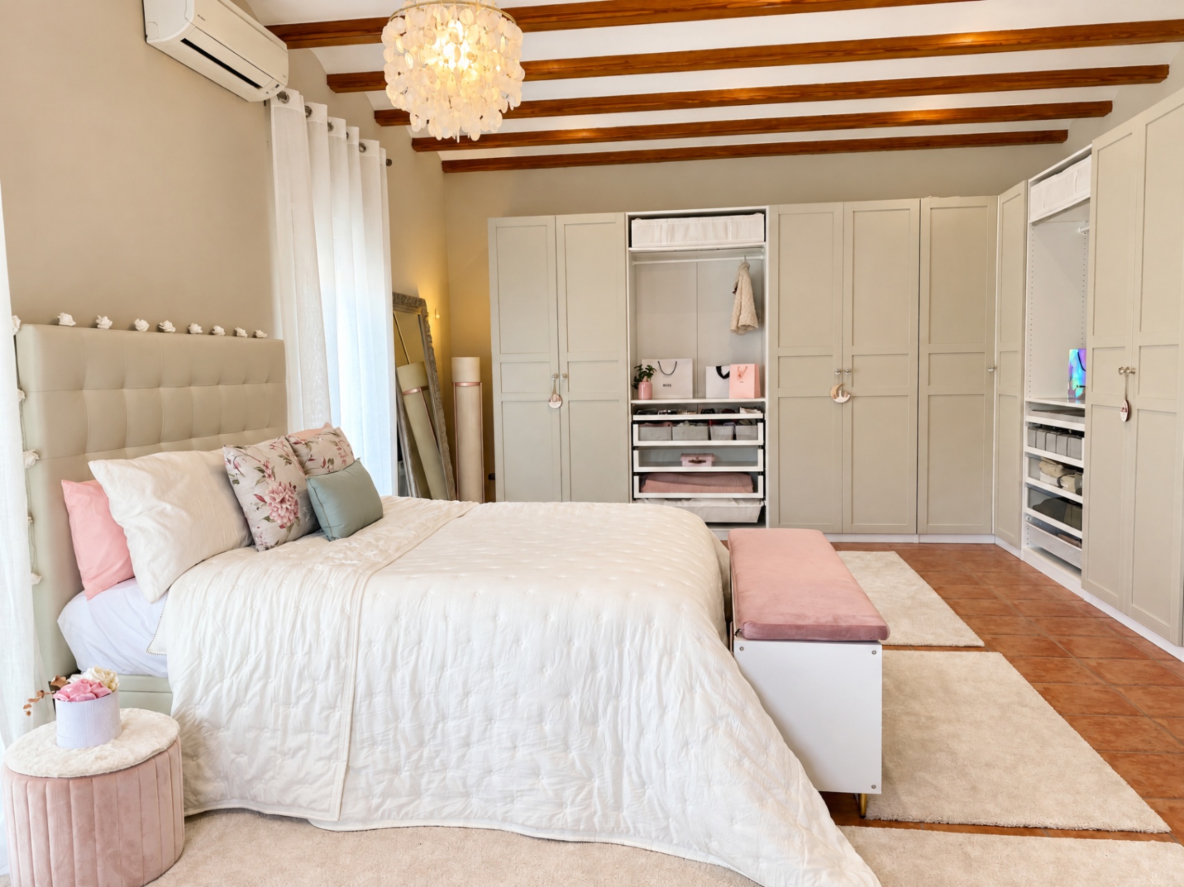 001904PGI - Exklusive Luxusvilla in Orba mit Pool, großzügigen Räumen und einem außergewöhnlichen Potenzial.