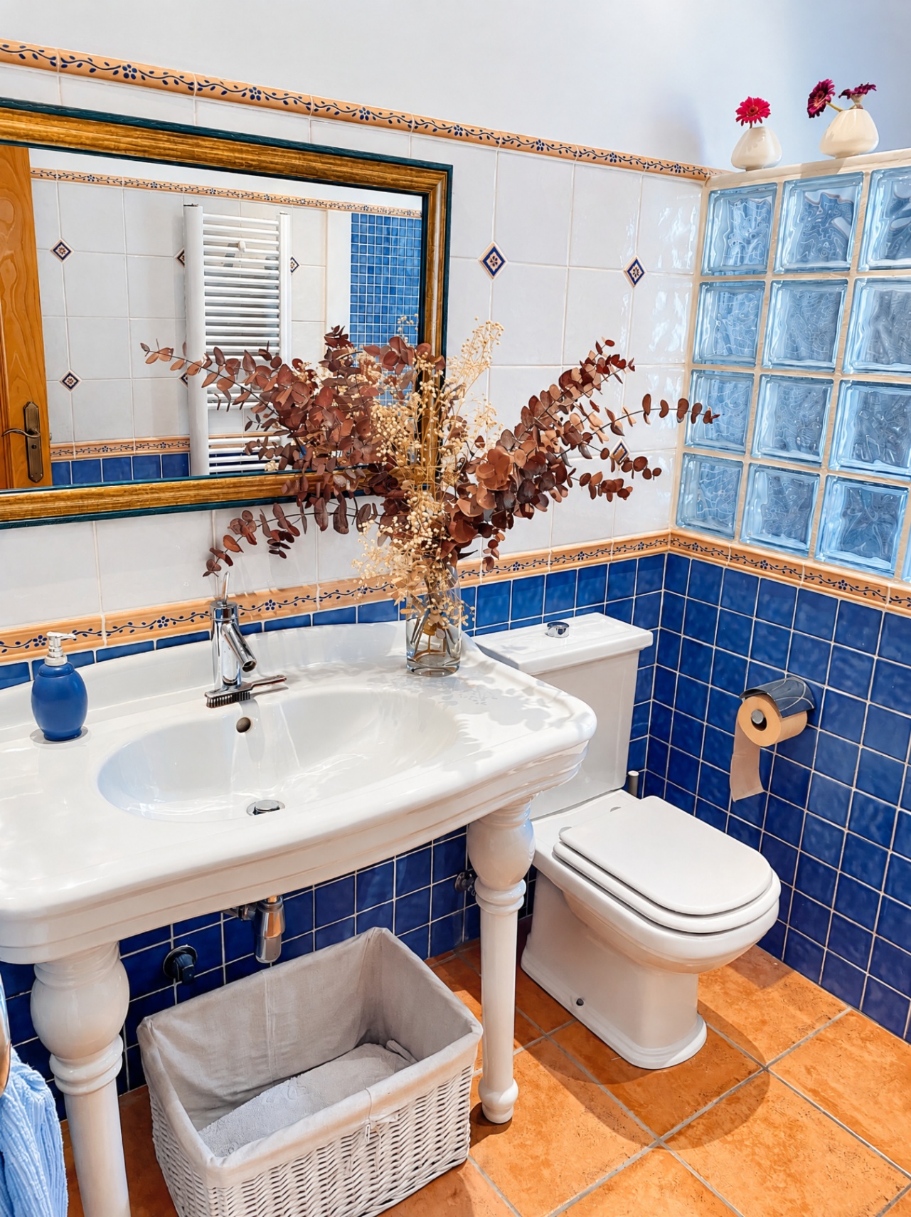 001904PGI - Exklusive Luxusvilla in Orba mit Pool, großzügigen Räumen und einem außergewöhnlichen Potenzial.