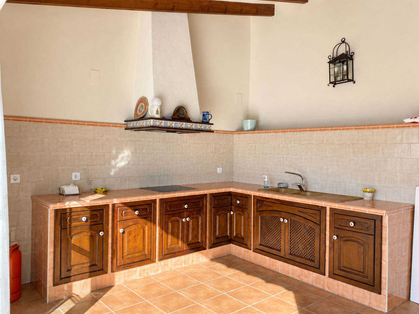 001904PGI - Exklusive Luxusvilla in Orba mit Pool, großzügigen Räumen und einem außergewöhnlichen Potenzial.