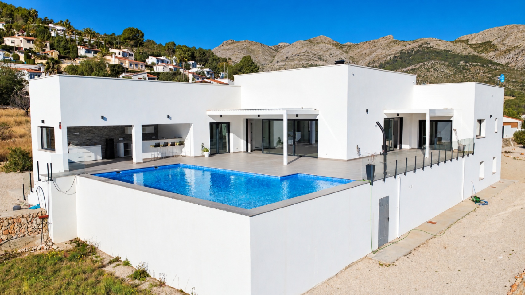 001836PGI - Villa moderne à vendre à Orba avec vue sur la mer.