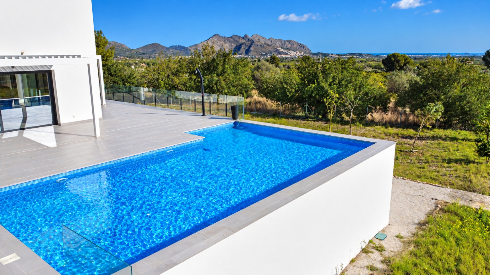 001836PGI - Villa moderne à vendre à Orba avec vue sur la mer.