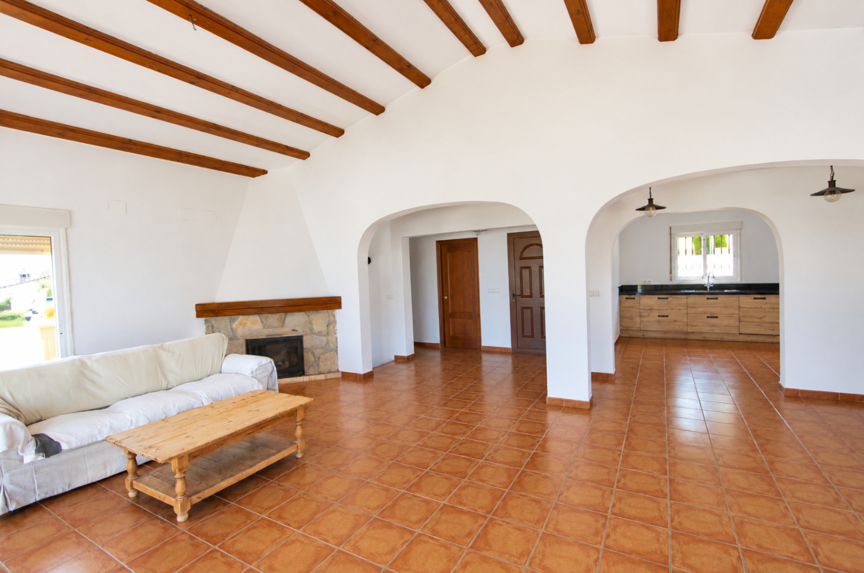 Spectacular 5-bedroom villa with stunning panoramic views of the Orba Valley.