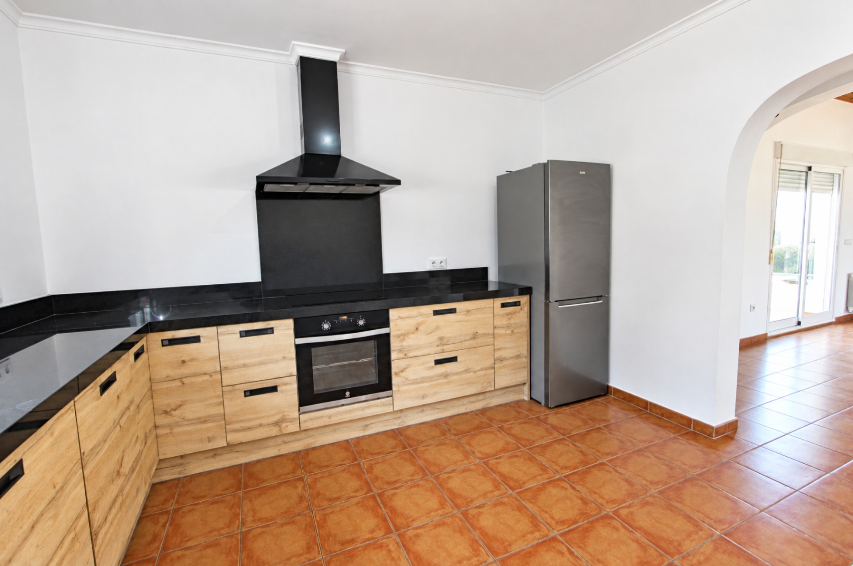 Spectacular 5-bedroom villa with stunning panoramic views of the Orba Valley.