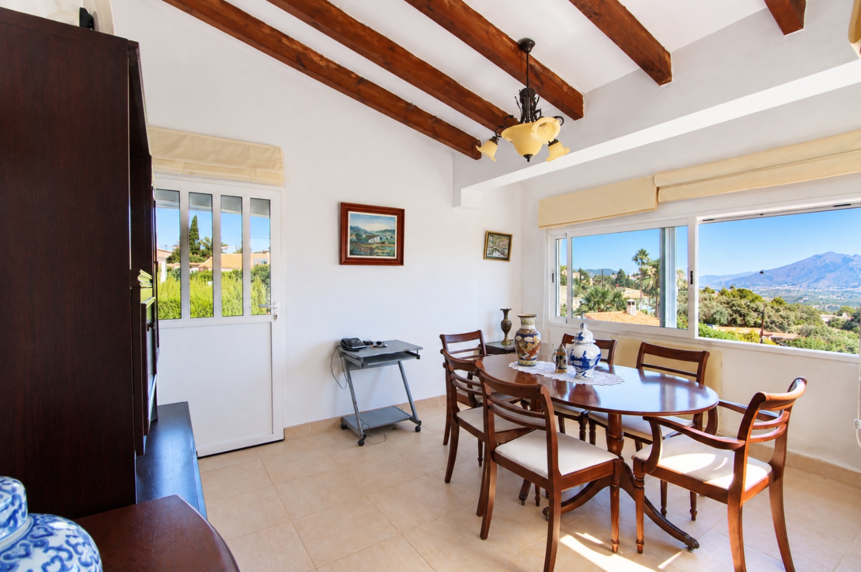 Chalet a la venta con vistas panorámicas al valle y al mar en Orba