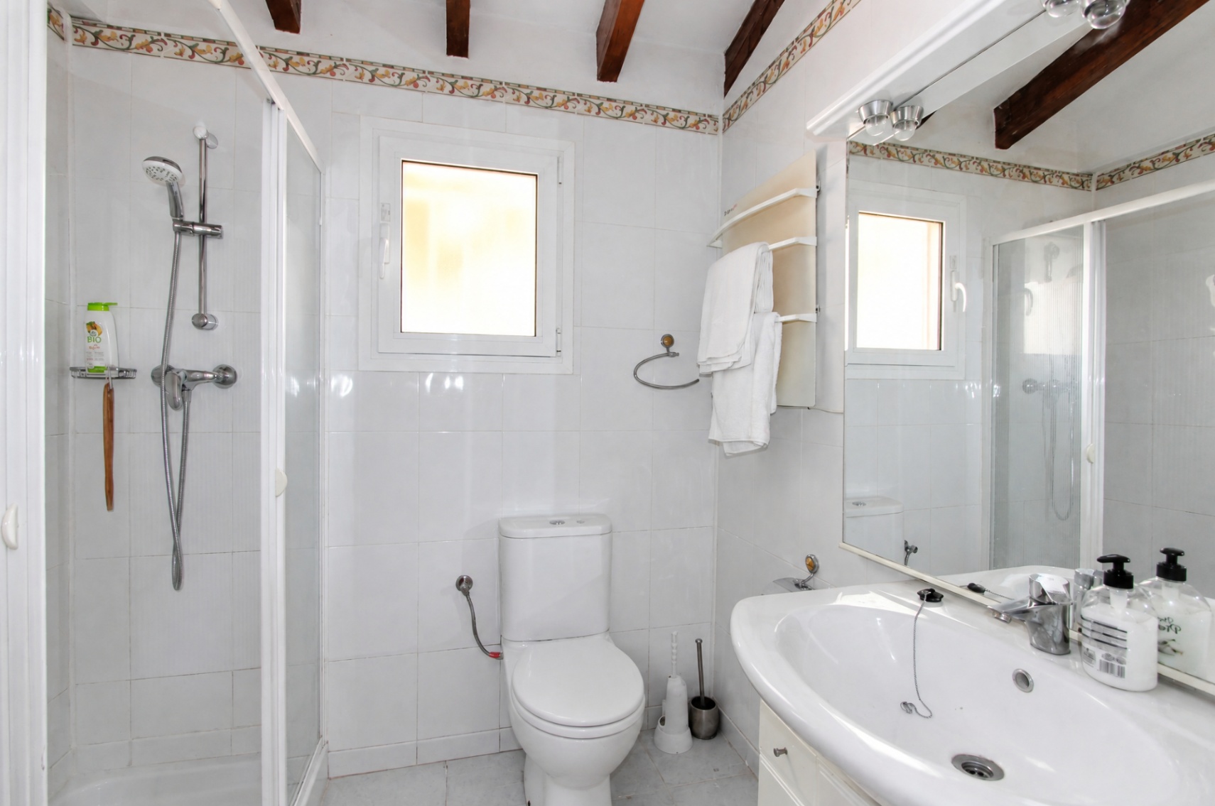 Chalet a la venta con vistas panorámicas al valle y al mar en Orba
