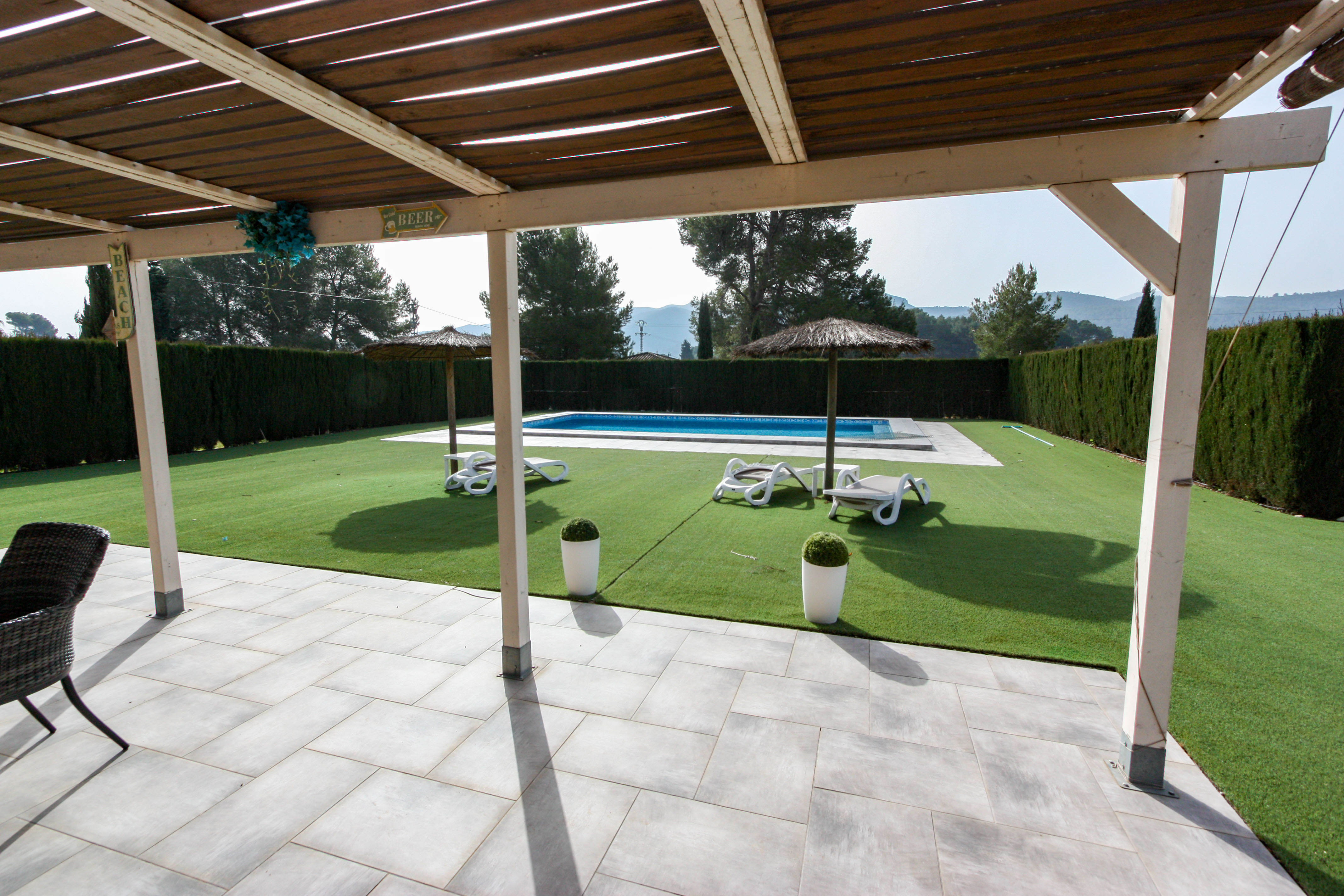 Villa mit Pool zu verkaufen Jalon